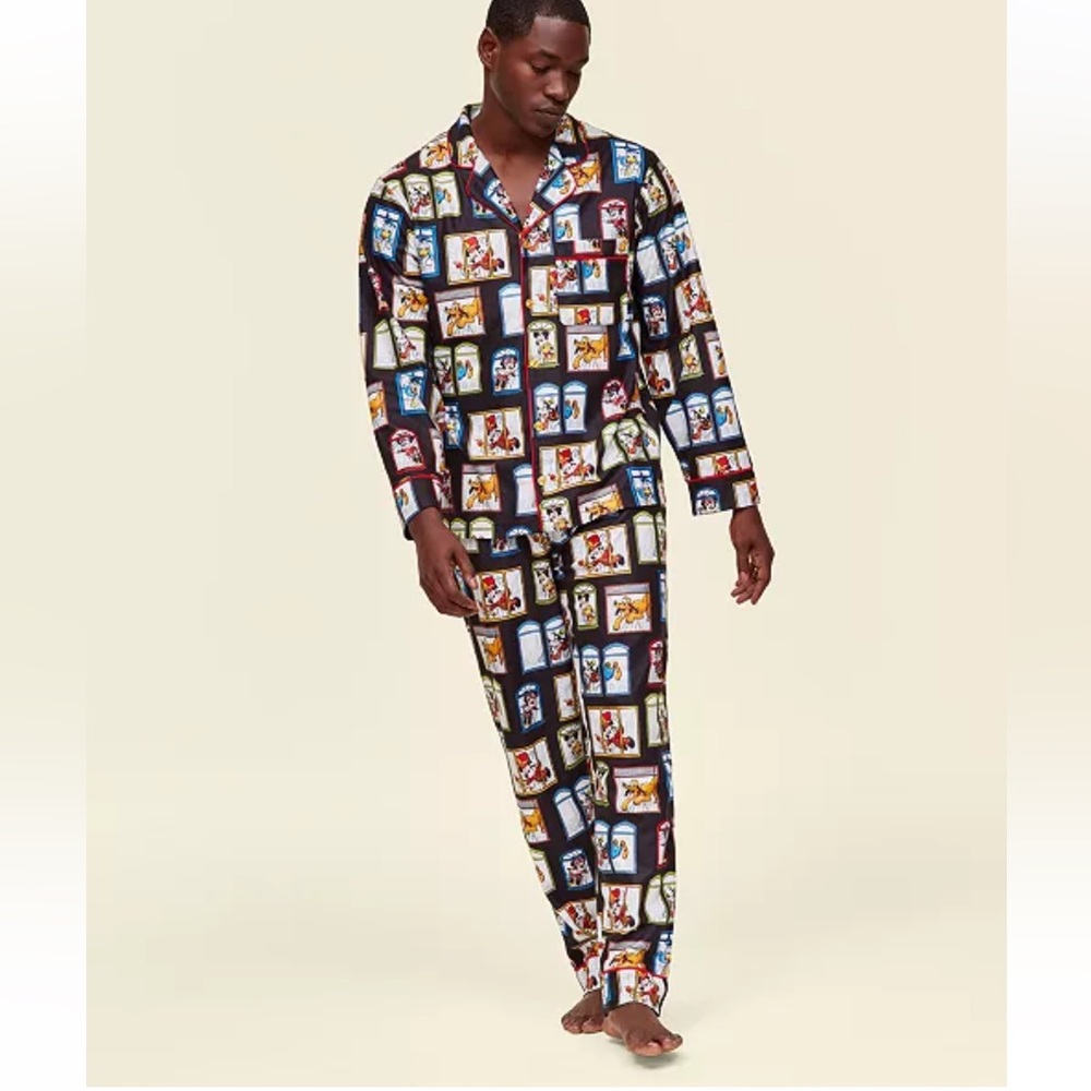BNWT Limited Edition Men’s Disney Macys day parade pajamas size XXL